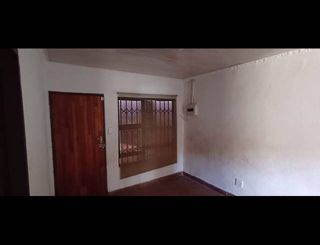 2 BEDROOM HOUSE FOR SALE IN BEVERLEY HILLS